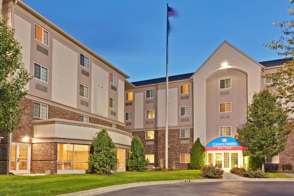 Candlewood Suites Indianapolis Northeast an IHG Hotel Main image 1